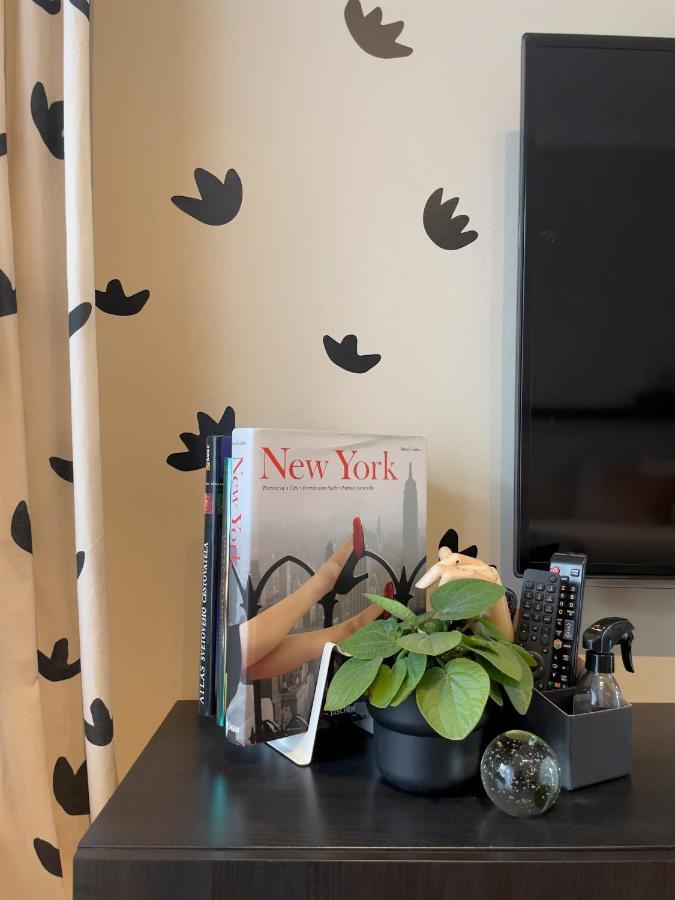 Apartment Sweet By Zoom *