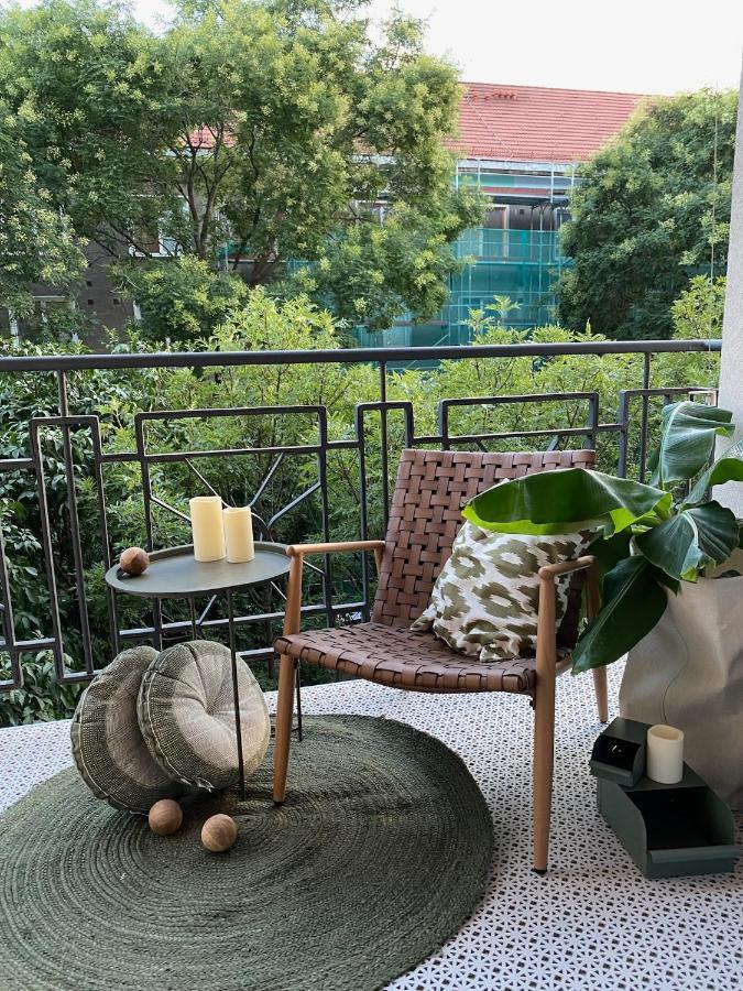 Apartment Sweet By Zoom